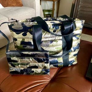 Duffle bag-NWOT-Camouflage Duffel Bag and Pouch Set